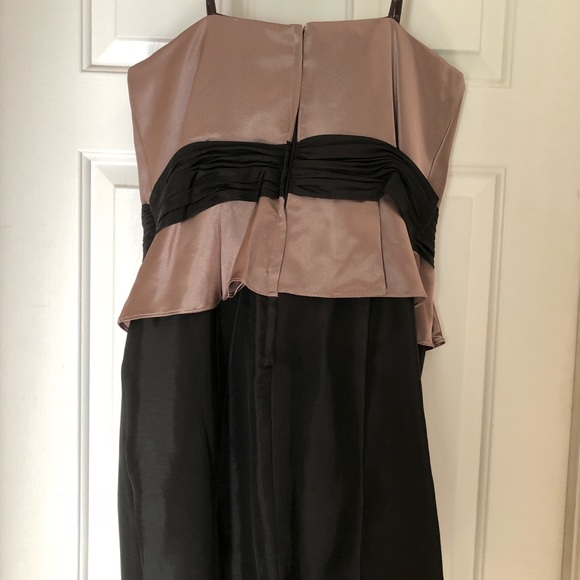 Formal Women’s Dresses - Picture 3 of 6